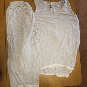 🎉BOGO 1/2 OFF! Medium maternity pajamas